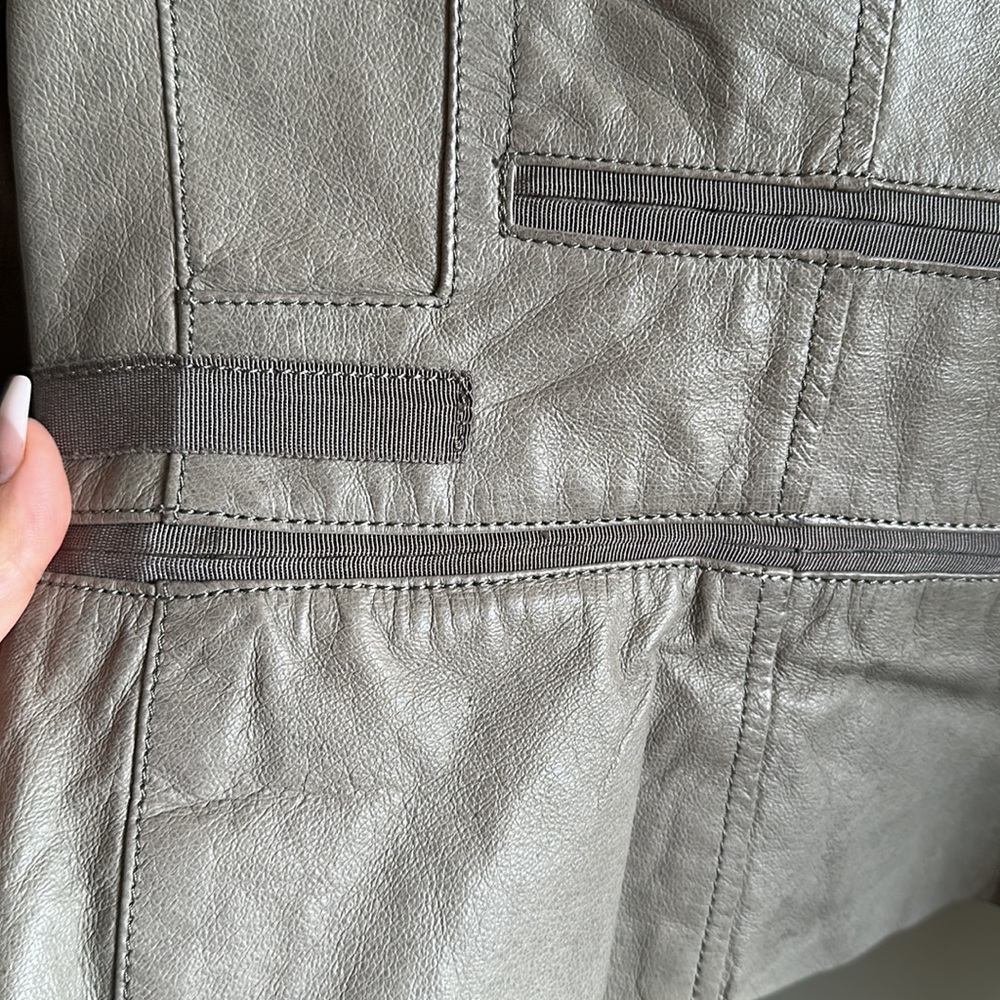 Beautiful leather jacket - Picture 3 of 5